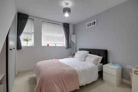 2 bedroom duplex to rent, Barge Arm East, The Docks, Gloucester