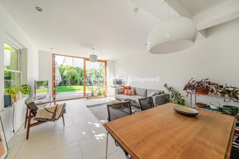 2 bedroom flat for sale, Oakfield Road, Haringey, London, N4