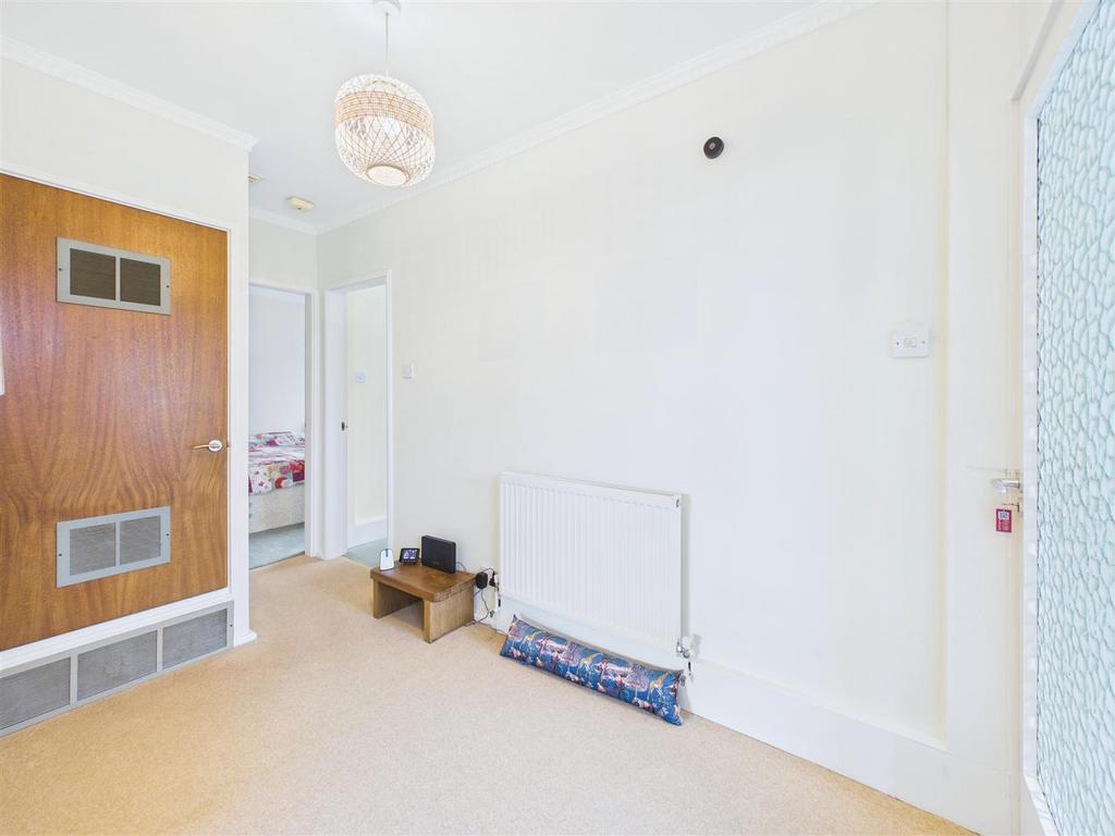 Apartment in Sheffield, Ranmoor, South Yorkshire - More