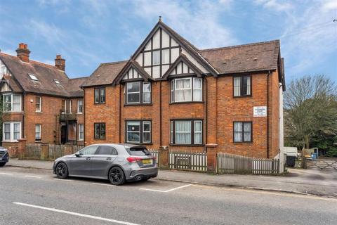 undefined, West Wycombe Road, High Wycombe, HP12