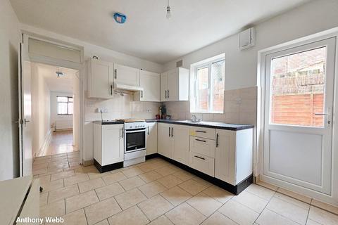 2 bedroom maisonette to rent, Hermitage Road, London, N4