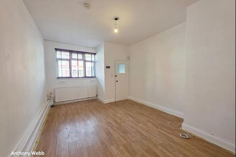 2 bedroom maisonette to rent, Hermitage Road, London, N4