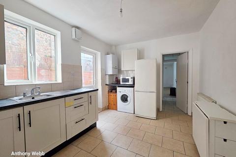 2 bedroom maisonette to rent, Hermitage Road, London, N4