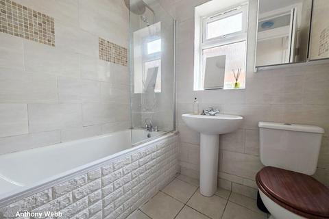 2 bedroom maisonette to rent, Hermitage Road, London, N4