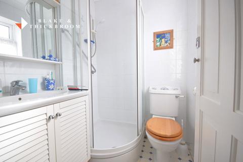 2 bedroom detached house for sale, Nottingham Road, Holland-on-sea, CO15 5PG