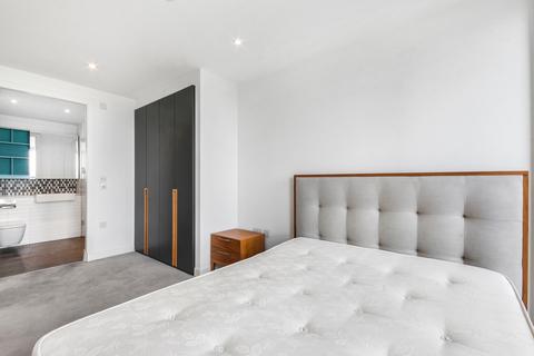 3 bedroom apartment to rent, Two Fifty One, SE1