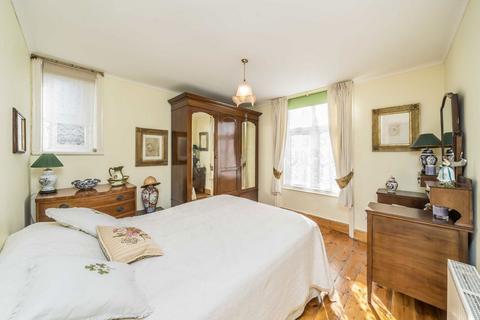 2 bedroom flat for sale, Cricklewood Lane, London NW2
