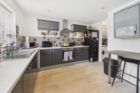 3 bedroom semi-detached house for sale, Wentworth Close, Gilberdyke