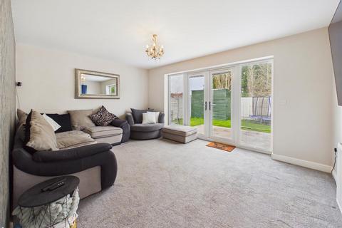 3 bedroom semi-detached house for sale, Wentworth Close, Gilberdyke