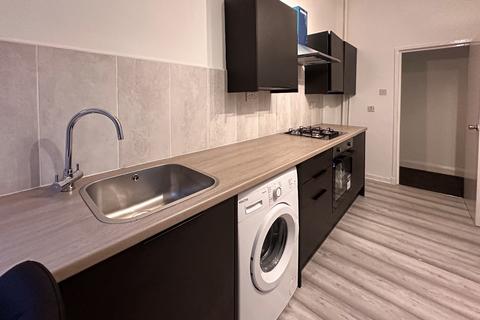 2 bedroom flat to rent, Braeside Street, Glasgow, G20