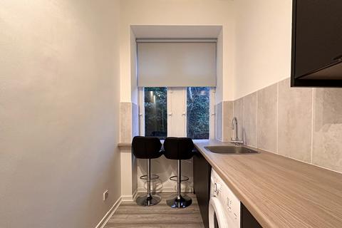 2 bedroom flat to rent, Braeside Street, Glasgow, G20