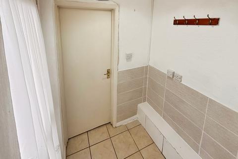 3 bedroom semi-detached house to rent, Celta Road, PETERBOROUGH