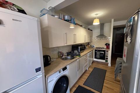 6 bedroom detached house to rent, 81 Beeston Road,, Dunkirk, NG7