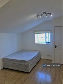 Studio to rent, Deer Park Road, South Wimbledon, SW19