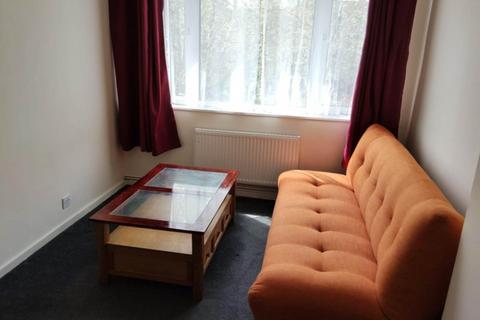 1 bedroom in a flat share to rent, Thessaly Road, London