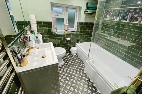 2 bedroom end of terrace house for sale, Highbridge Road, Sutton Coldfield