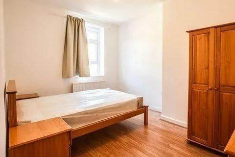 1 bedroom in a house share to rent, Homerton Rd, London, E9