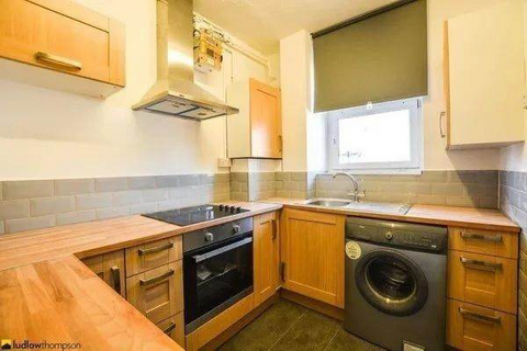 1 bedroom in a house share to rent, Homerton Rd, London, E9