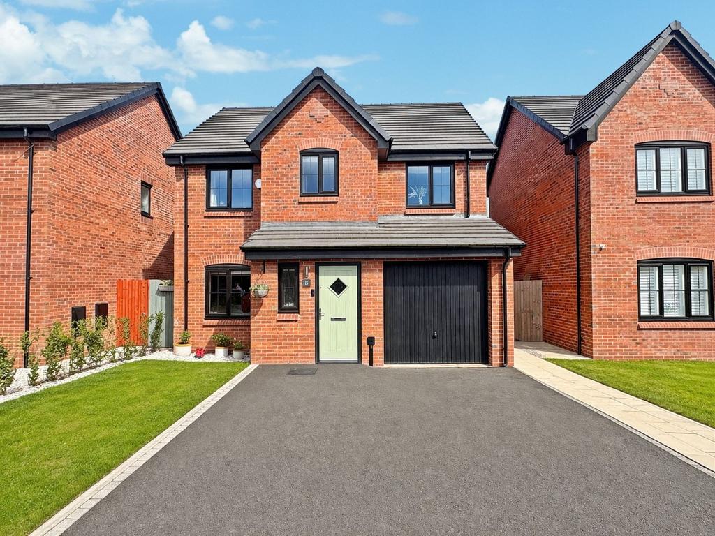 4 bedroom detached house for sale