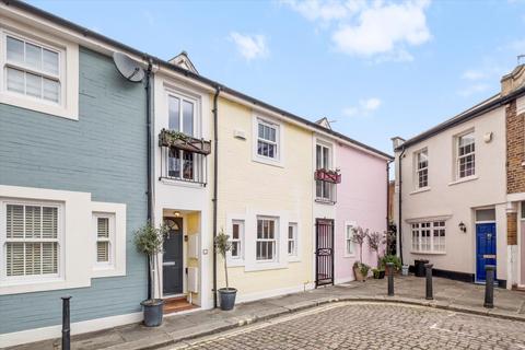 2 bedroom terraced house for sale, Laurence Mews, London W12