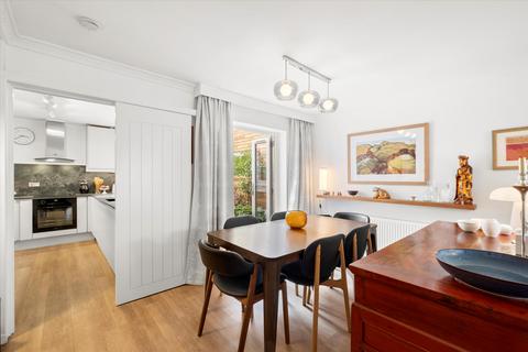2 bedroom terraced house for sale, Laurence Mews, London W12