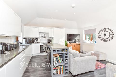 1 bedroom detached bungalow for sale, Main Road, Emsworth PO10