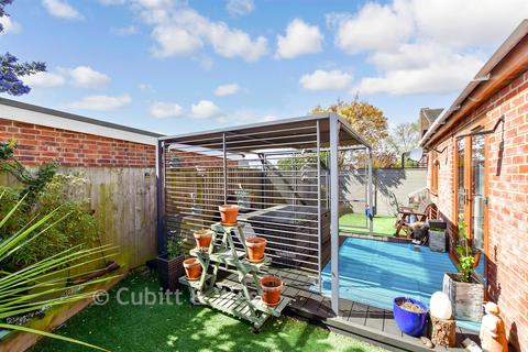 1 bedroom detached bungalow for sale, Main Road, Emsworth PO10