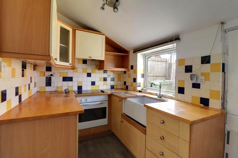 2 bedroom semi-detached house for sale, Gloucester Road, Stonehouse