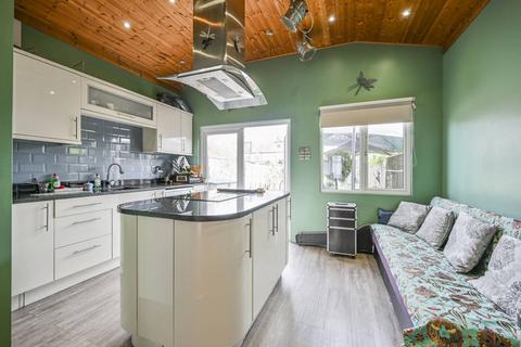 4 bedroom terraced house for sale, Sanderstead Road, Leyton, London, E10