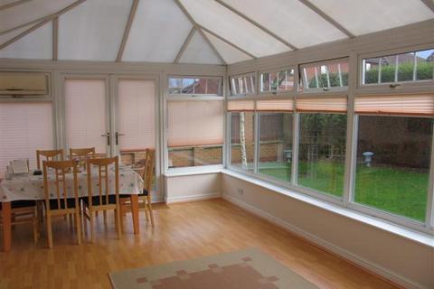 4 bedroom detached house to rent, Kindlewood Drive, Chilwell, Nottingham, NG9 6NE
