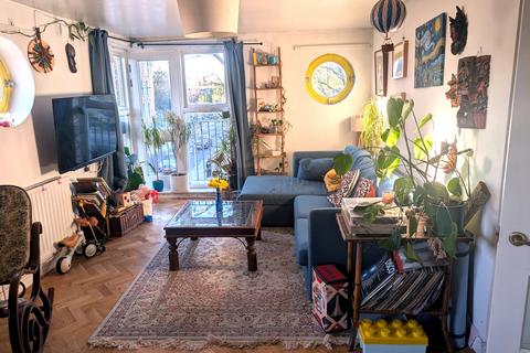 2 bedroom flat for sale, Eastway, London E9