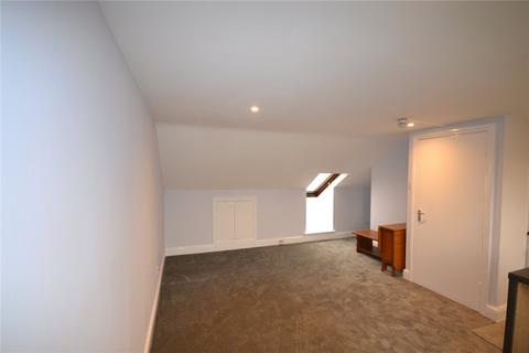 Studio to rent, Dewsbury Road, London, NW10