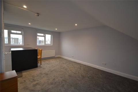 Studio to rent, Dewsbury Road, London, NW10