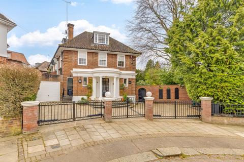 West Heath Close, Hampstead, NW3
