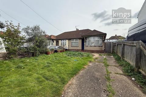 2 bedroom bungalow for sale, Waltham Way, London