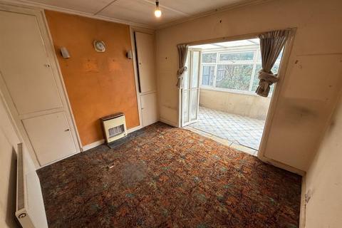 2 bedroom bungalow for sale, Waltham Way, London