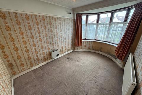 2 bedroom bungalow for sale, Waltham Way, London