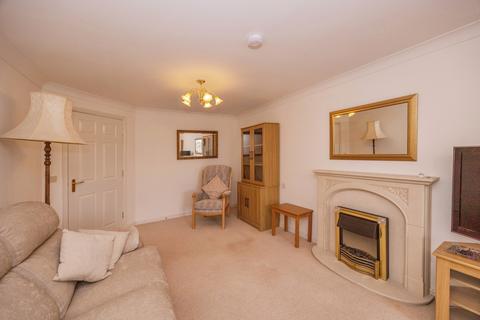 2 bedroom flat for sale, London Road, Cowplain, Waterlooville, Hampshire, PO8