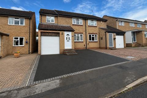 Semi-detached house - Stanmoor, Abbeydale GL4
