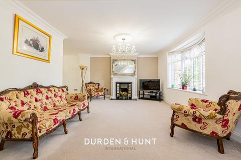 4 bedroom semi-detached house for sale, Romford Road, Chigwell, IG7