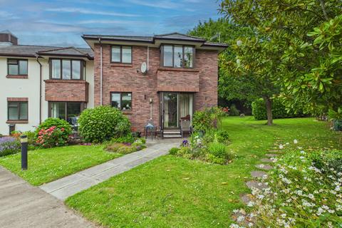 2 bedroom flat for sale, Priory Gardens, Abergavenny, NP7