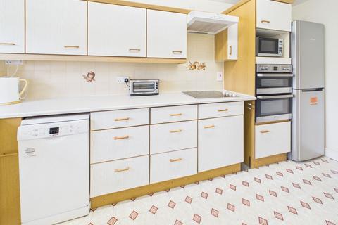 2 bedroom flat for sale, Priory Gardens, Abergavenny, NP7