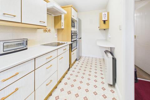2 bedroom flat for sale, Priory Gardens, Abergavenny, NP7