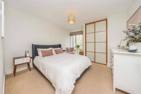 2 bedroom flat for sale, Sidney Road, London SW9