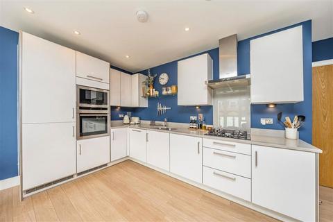 2 bedroom flat for sale, Sidney Road, London SW9