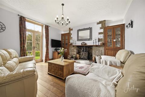 4 bedroom detached house for sale, Pont-Y-Cob Road, Gowerton, Swansea