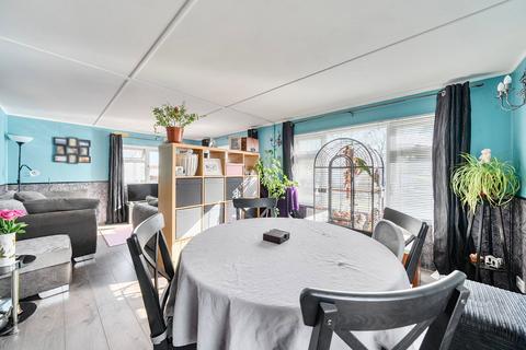 2 bedroom park home for sale, Heath Farm Park, Salisbury SP3
