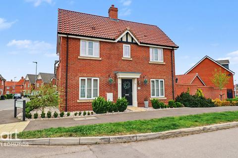 3 bedroom detached house for sale, Saltsman Road, Bury St Edmunds