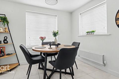 3 bedroom detached house for sale, Saltsman Road, Bury St Edmunds