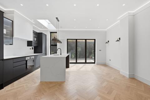 3 bedroom terraced house for sale, Scotts Road, London E10